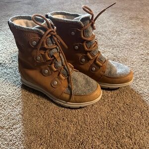 SOREL boots size 8